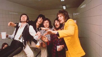 (left to right) Keyboard player Ian McLagan, guitarist Ronnie Wood,drummer Kenney Jones, bassist Ronnie Lane (1946 - 1997) and singer Rod Stewart of the Faces circa 1971. Photo / Getty Images